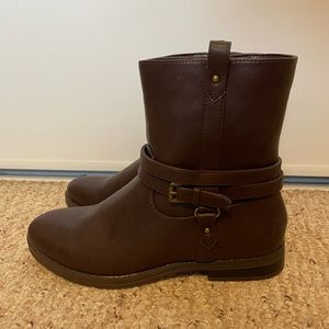 Dark brown boots, size 8.5